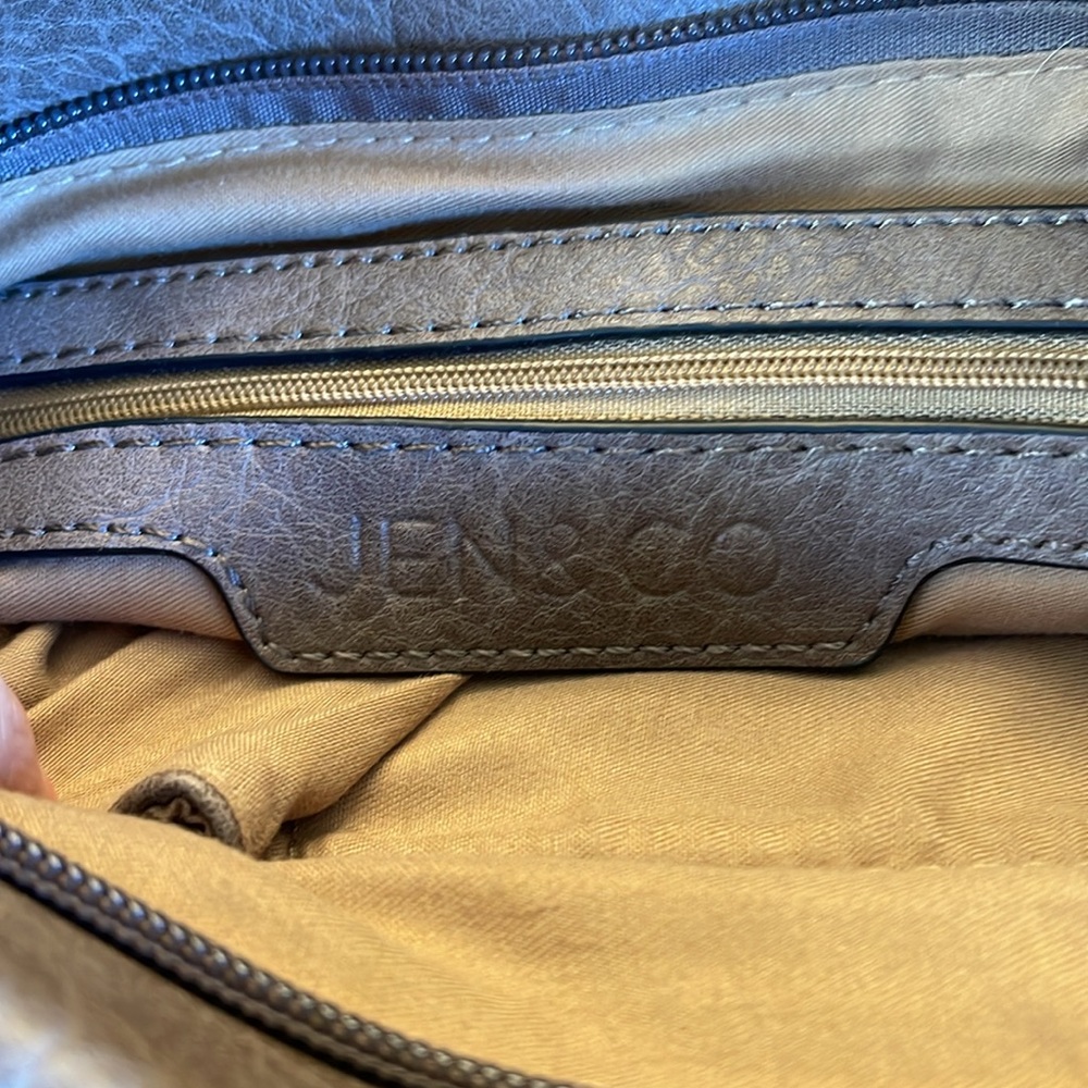 JEN & CO Marie Vegan Crossbody - Picture 10 of 10